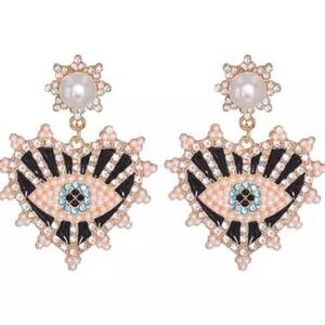 NWOT Rhinestone Eyeball Heart Earrings